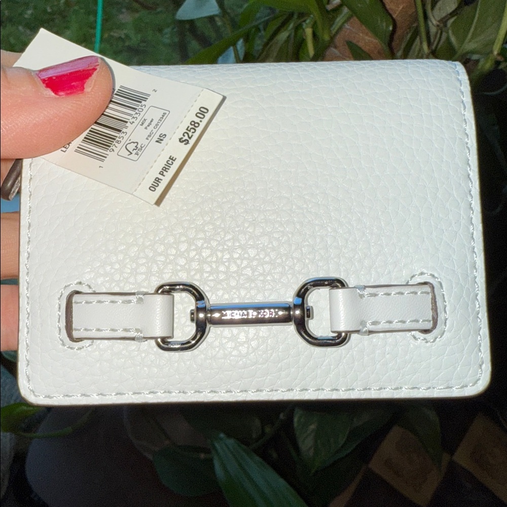 Michael Kors $258 Carson Women Pebbled Leather Flap Wallet one only - Picture 3 of 15